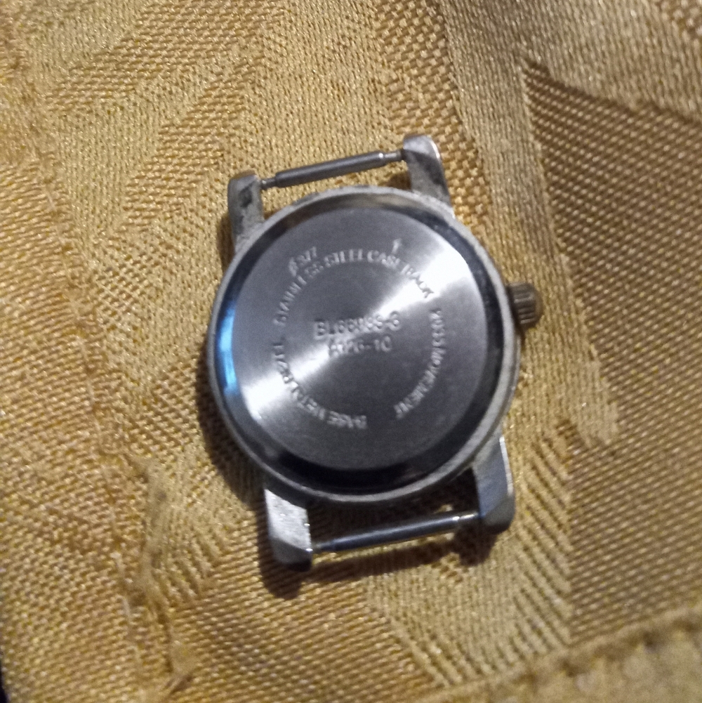 Quartz Wristwatch - Picture 2 of 3